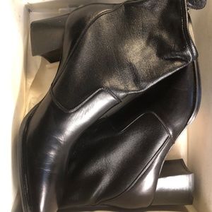 Prevata Zoey Ankle Boots -Napa Black - size 9B